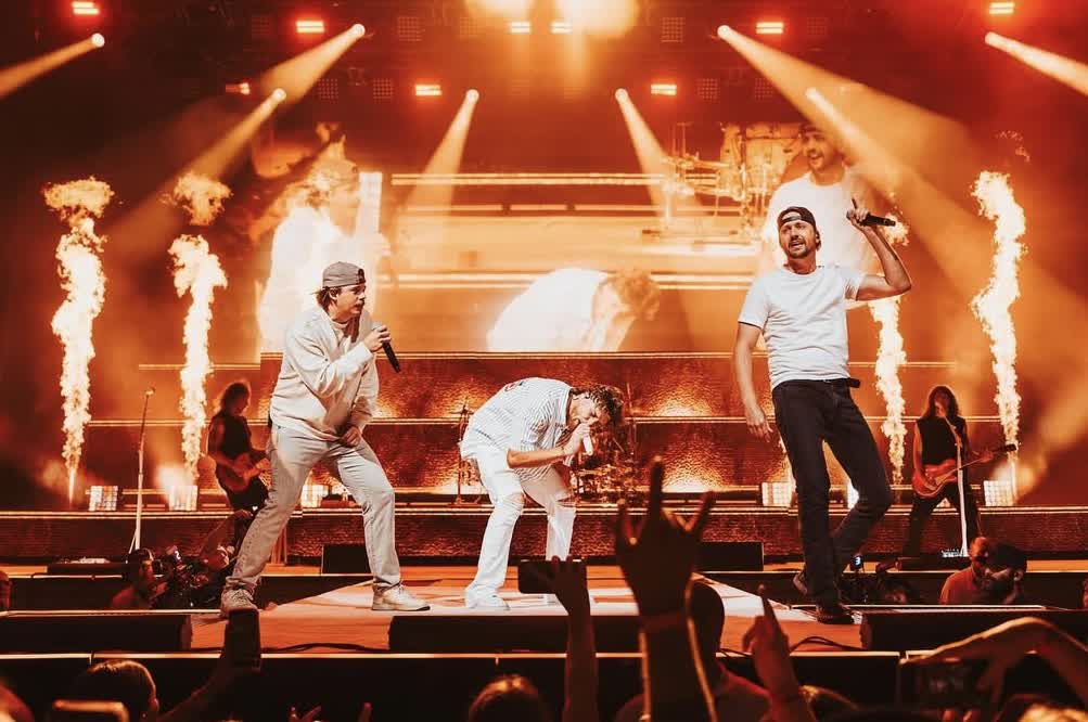 Gallagher Staging and Productions tweet media