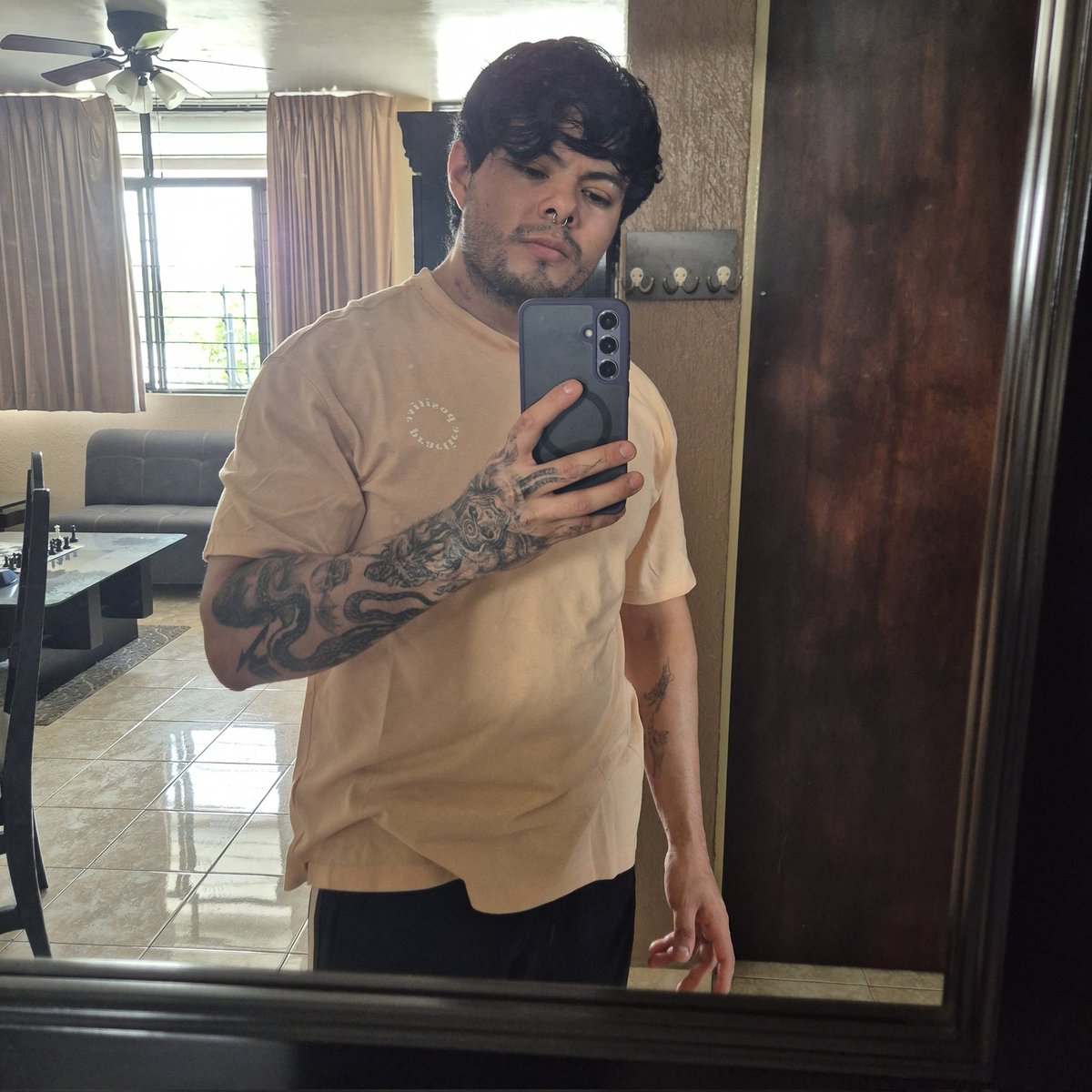 danielredns's tweet photo. #NuevaFotoDePerfil https://t.co/LyYfCBZZNv