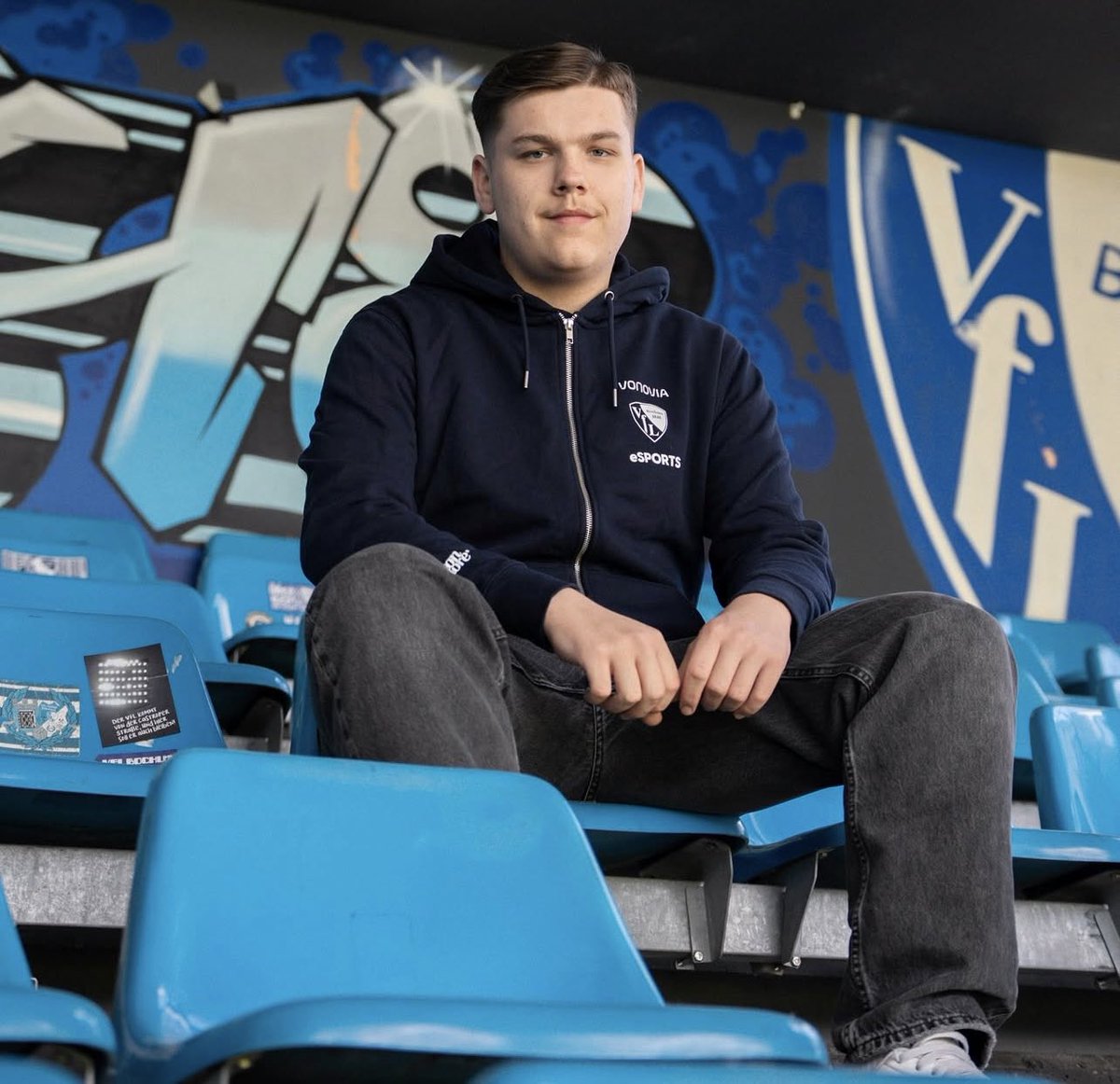 🇩🇪<a href="/zJxnas27fifa/">Jonas Florin</a> WINS the first cash cup.

Organized by <a href="/Coach_Venny/">Venny</a> leading to the big one, in which Jonas will participate now!

1/4 cups done, the champion of each cup qualifies for Off-Season Showdown 2 🏆