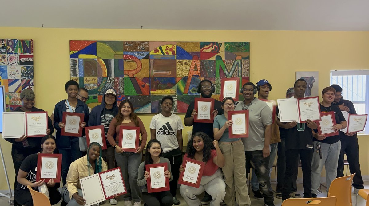 SenatorUmberg's tweet image. Congratulations to the youth who completed United Friends of the Children's Young Leaders Rise program this year!
#TeamUmberg was on hand to celebrate those who have persevered as they prepare to age out our foster care system. These young people are going places! #SD34