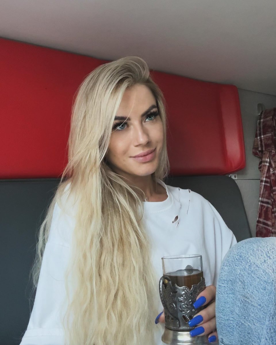 A naked girl can get 1,000 likes in 5 minutes.  

Let's see how many likes, retweets, and follows a well-dressed MAGA girl can get.🇺🇸👇

#MAGA