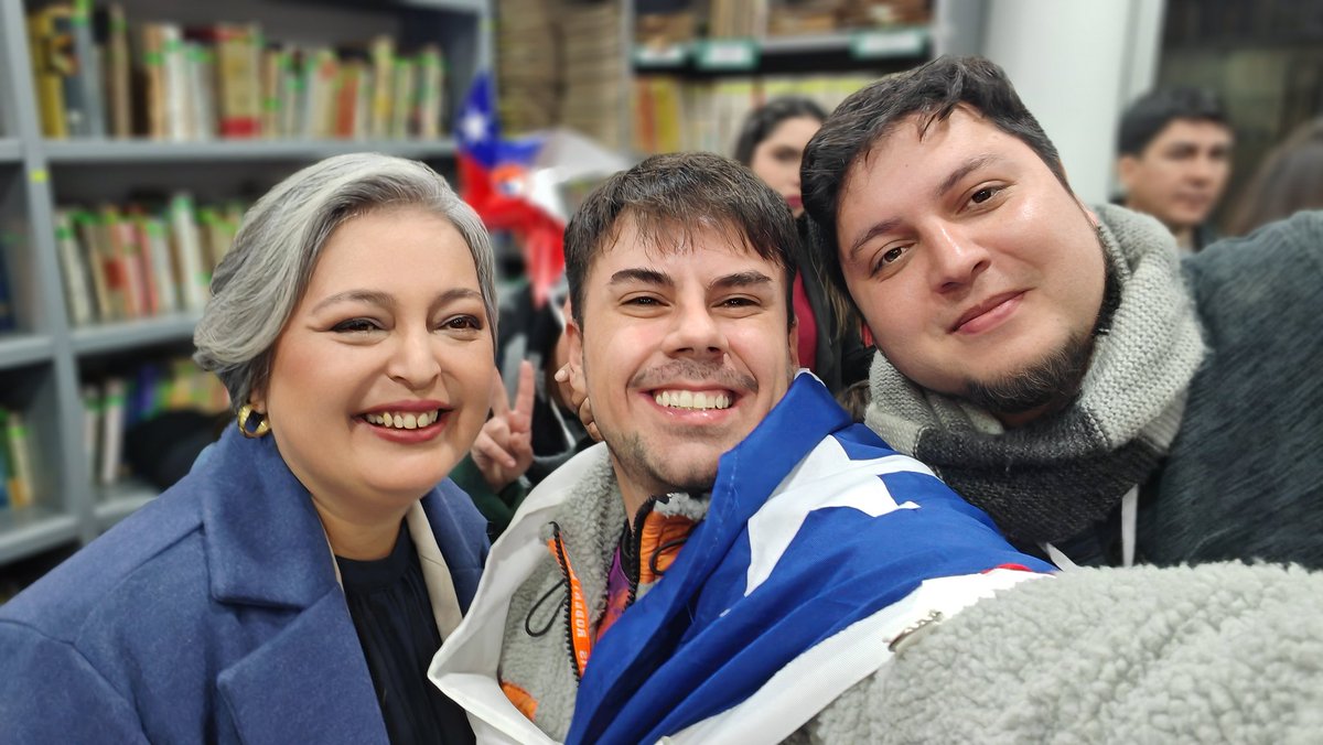 Cesarin (@cesarleivarubio) on Twitter photo 🇨🇱Felicidad y entusiasmo acá con nuestra candidata de la unidad <a href="/jeannette_jara/">Jeannette Jara Román</a> 😍 🇨🇱Felicidad y entusiasmo acá con nuestra candidata de la unidad <a href="/jeannette_jara/">Jeannette Jara Román</a> 😍