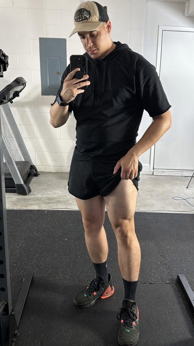 DaJaystin's tweet photo. Today was a great leg day really pushed myself to failure 💪🏽💪🏽 https://t.co/DVSkr2d9gN