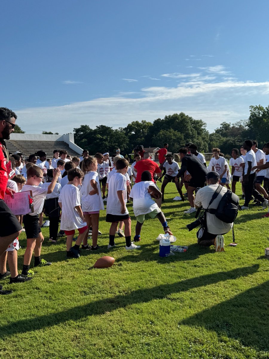 Fort Benning Garrison (@fortbenning) on Twitter photo ๐ Hey Fort Benning!
Over 100 from across the installation are spending today and tomorrow morning with ๐Atlanta Falcon Running Back Tyler Algeier!
Our partners, AAFES and DECA, helped provide this ProCamp event, and we are grateful for the opportunity!
<a href="/CDRFtBenning/">GarrisonFtBenningCDR</a> ๐ Hey Fort Benning!
Over 100 from across the installation are spending today and tomorrow morning with ๐Atlanta Falcon Running Back Tyler Algeier!
Our partners, AAFES and DECA, helped provide this ProCamp event, and we are grateful for the opportunity!
<a href="/CDRFtBenning/">GarrisonFtBenningCDR</a>