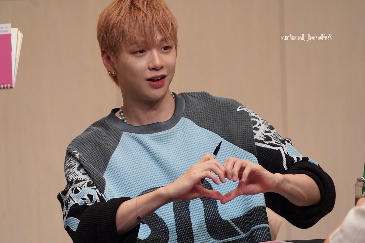 animal_land78's tweet photo. #강다니엘 #KANGDANIEL 

강다니엘 (KANGDANIEL) - Glow to Haze 대면 팬사인회 
250629 https://t.co/6QSFSpipC8