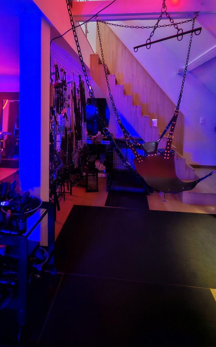 goddessazel01's tweet photo. @goddesshazel08 Nothing quite like excellent lighting in a play space https://t.co/Vyb3GDbEty