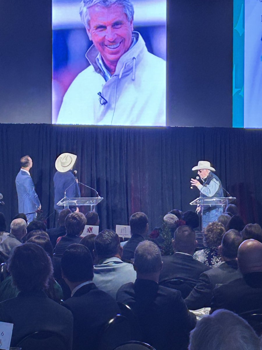 Captain47's tweet photo. Less than 2 months ago at the Ky Derby Trainer’s Dinner, Wayne and Kenny McPeek shared the stage. Last week’s news of Wayne’s retirement was sobering. Today’s announcement of his passing was stunning. RIP Coach. You made horse racing better. You made everyone better. #DWayneLukas https://t.co/pshnAAv1bP