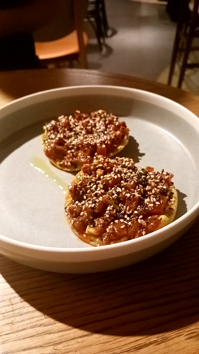FoodMaster_JPN's tweet photo. タコスポークカルニタスとトスタディータ
フローズンマルガリータってかき氷食べたときみたいに頭がキーンとしますね。
#Oxomoco https://t.co/sIzoafs7Zr
