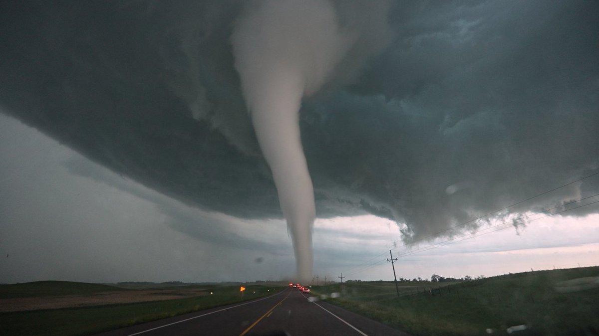 RiskeChris's tweet image. Finally made it home, and the images from yesterday are insane. I have never captured a tornado like this before. Shot on a Sony A7siii w/ a 16-35mm lens