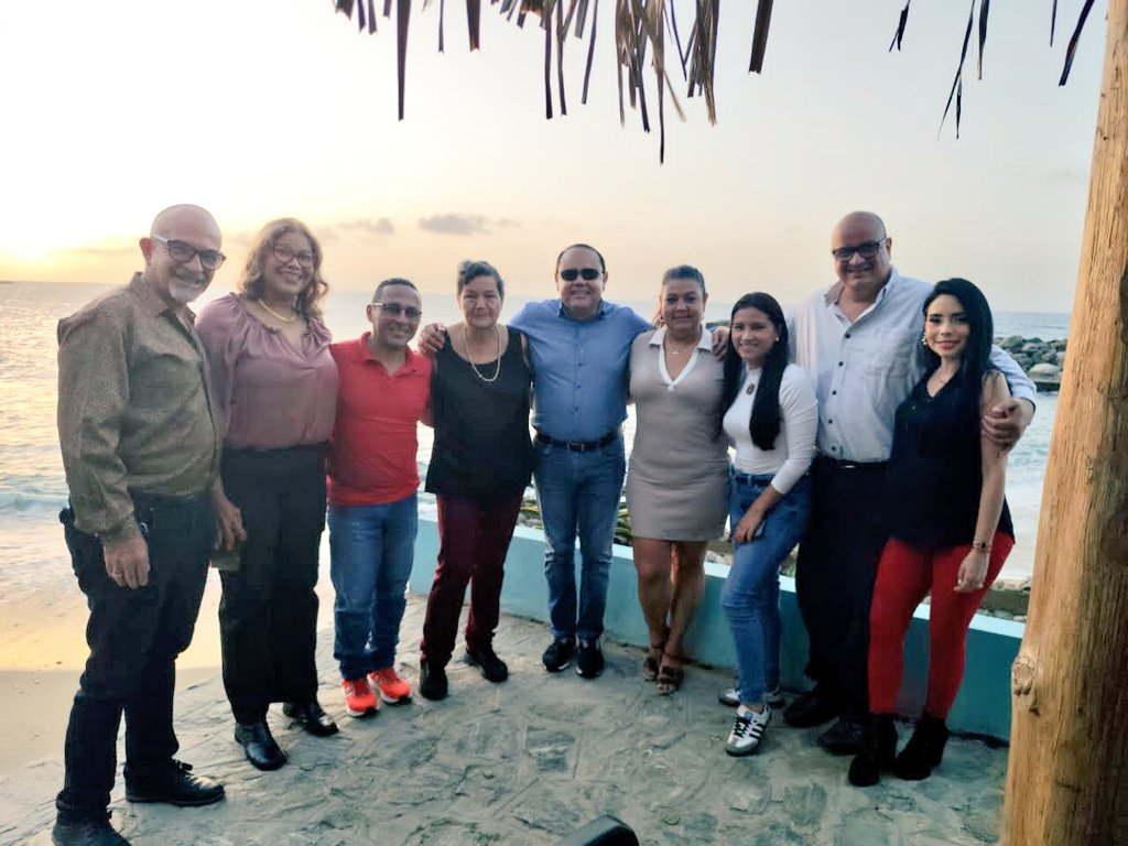 ¡𝙂𝙧𝙖𝙘𝙞𝙖𝙨 𝙜𝙧𝙚𝙢𝙞𝙤 𝙈𝙞𝙧𝙖𝙣𝙙𝙞𝙣𝙤 𝙮 𝙂𝙪𝙖𝙞𝙧𝙚𝙣̃𝙤!

Seguimos adelante trabajando para todos nuestros agremiados. 

𝘼𝙦𝙪𝙞́  𝙚𝙨𝙩𝙖𝙢𝙤𝙨 
𝘿𝙞́𝙖 𝙉𝙖𝙘𝙞𝙤𝙣𝙖𝙡 𝙙𝙚𝙡 𝙋𝙚𝙧𝙞𝙤𝙙𝙞𝙨𝙩𝙖 🔵📝🇻🇪