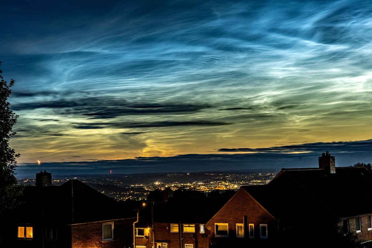 Les Pigg (@lespiggypics) on Twitter photo Just now over Gateshea a canny Noctilucent cloud display, Best one for a while. <a href="/itvweather/">ITV Weather</a> <a href="/bbcweather/">BBC Weather</a> <a href="/JenBartram/">Jen Bartram 🐈⬛</a> <a href="/Ross_Hutchinson/">Ross Hutchinson</a> <a href="/metoffice/">Met Office</a> Just now over Gateshea a canny Noctilucent cloud display, Best one for a while. <a href="/itvweather/">ITV Weather</a> <a href="/bbcweather/">BBC Weather</a> <a href="/JenBartram/">Jen Bartram 🐈⬛</a> <a href="/Ross_Hutchinson/">Ross Hutchinson</a> <a href="/metoffice/">Met Office</a>