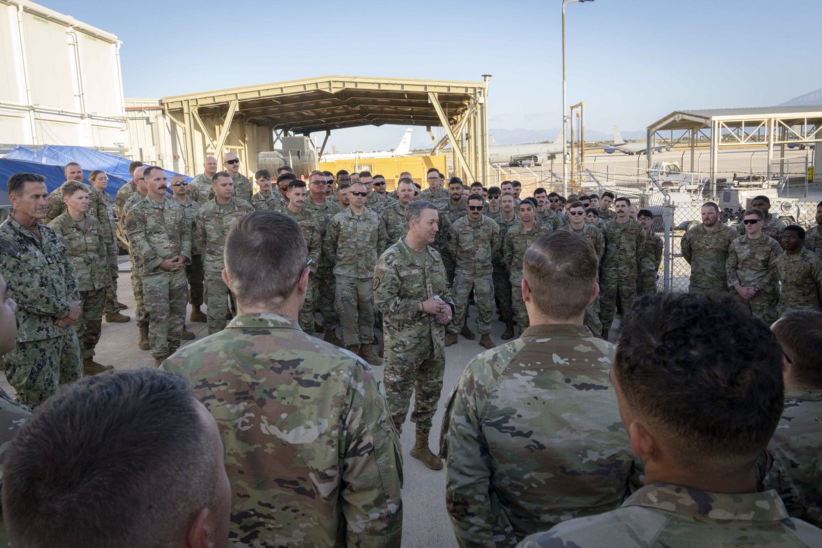 thejointstaff's tweet image. General Dan Caine met with Sailors stationed at NSA Souda Bay, a @USNavy installation in Greece, to thank them for their exemplary work supporting both U.S. Military and @NATO operations in the region. Bravo Zulu!