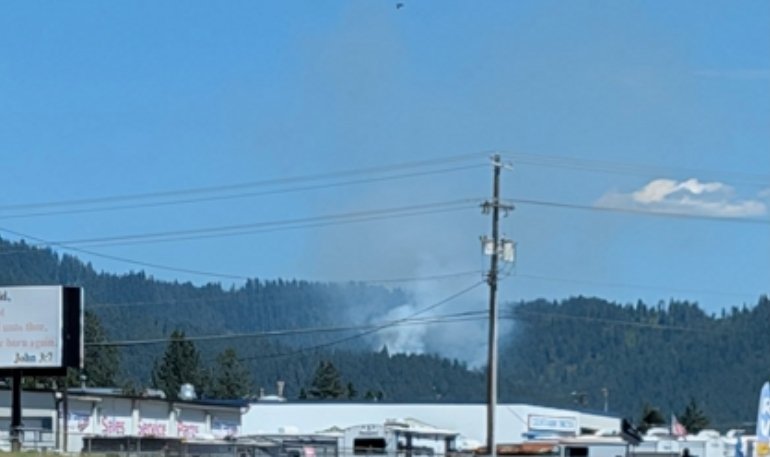 CoffindafferFBI's tweet image. Reports are that a fire may have been set to lure firefighters so they could be fired upon. 

Obviously, the firemen have halted their efforts to put out the fire.

This is horrendous. 

#CoeurdAlene
#Firefightershooting