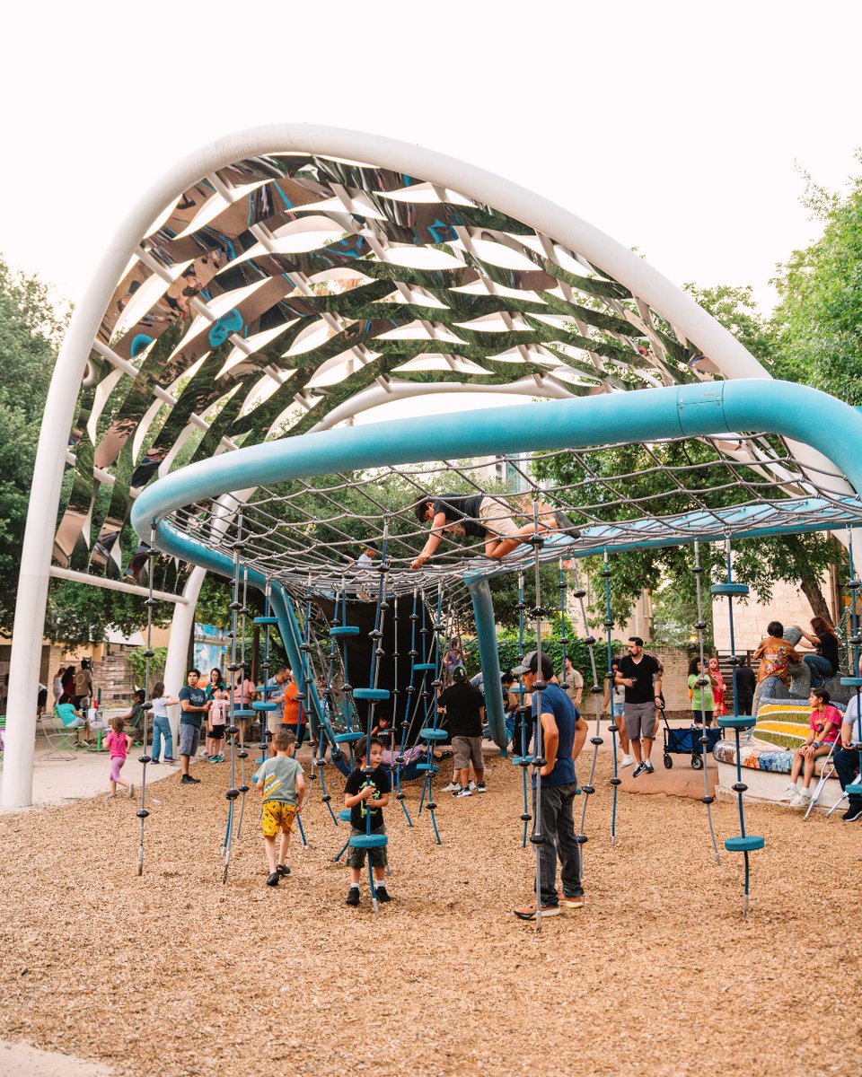 theSARiverWalk's tweet image. Ready for an epic family day out?! ☀️

The River Walk’s got it all — from wild adventures to hands-on fun!

Let’s explore the best spots to make unforgettable memories along (or near) the river:
bit.ly/4aFEY2M