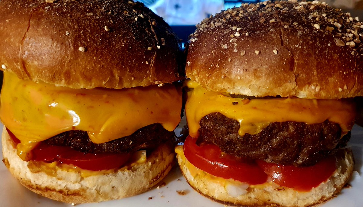 🍔🧀😋