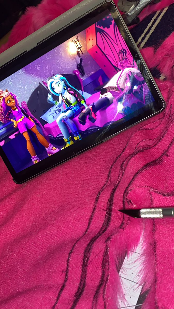 BatteredBadger's tweet image. Hard at work on Batulaura 2.0 (Watching Monster High)