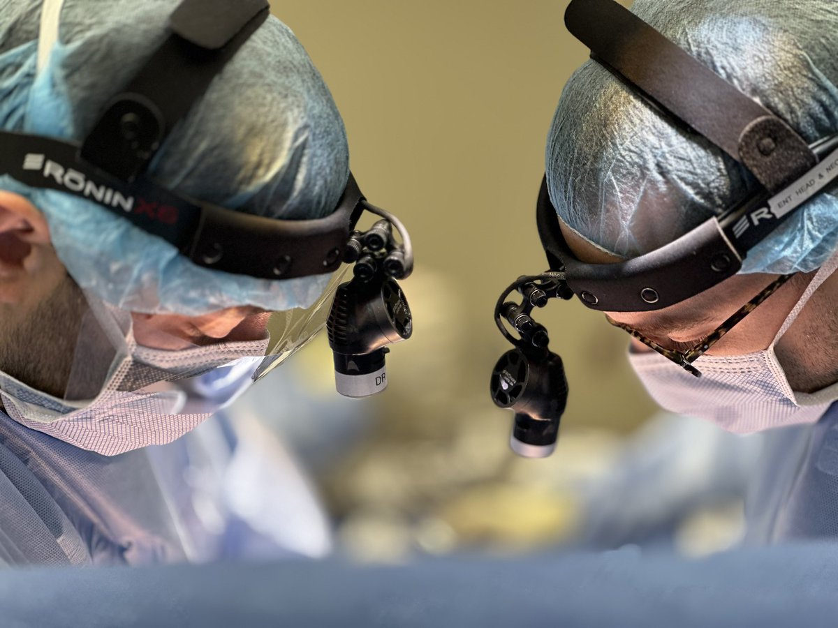 TomJangUroOnc's tweet image. ❤️ celebrating these 2 amazing chiefs @alainkaldany & @lichtbroun-sad to see them go but grateful for their contributions to @rwjurology @RutgersCancer. Excited to see their impact in our field @NYSAUA #UroSoMe @UroOnc @SocietyGURS @FCUroOnc @uretericbud #SUNYUpstate @UroRecon