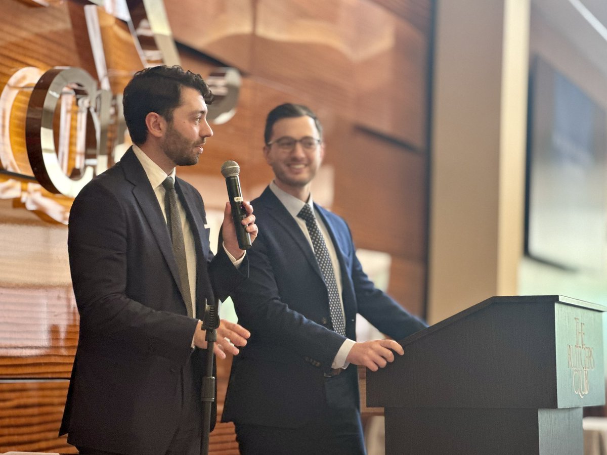 TomJangUroOnc's tweet image. ❤️ celebrating these 2 amazing chiefs @alainkaldany & @lichtbroun-sad to see them go but grateful for their contributions to @rwjurology @RutgersCancer. Excited to see their impact in our field @NYSAUA #UroSoMe @UroOnc @SocietyGURS @FCUroOnc @uretericbud #SUNYUpstate @UroRecon