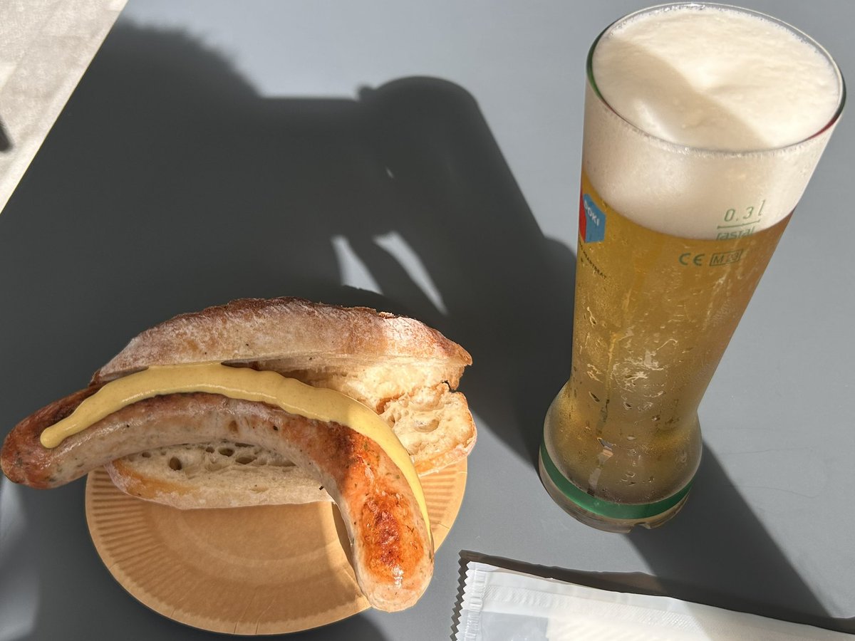 ついに万博に行ってきました‼️

福祉関係の仕事で行ったのですが、自分も満喫させて貰いました😊はは

最後にルクセンブルク館の
デカいソーセージとビール✌️
楽しい一日でした😃