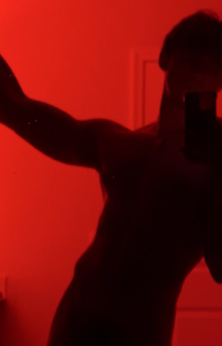 Watch Chase's leaked NSFW photo on TwXstars