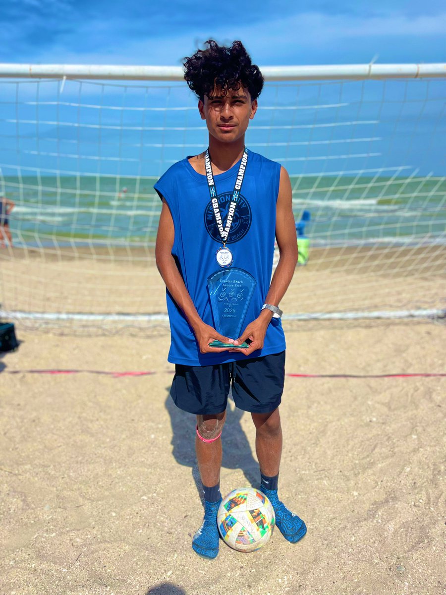 Finished out the week at CC Beach Fest! 
It was a blast! We earned some hardware leaving as Champs! 

#AmorAlFutbol