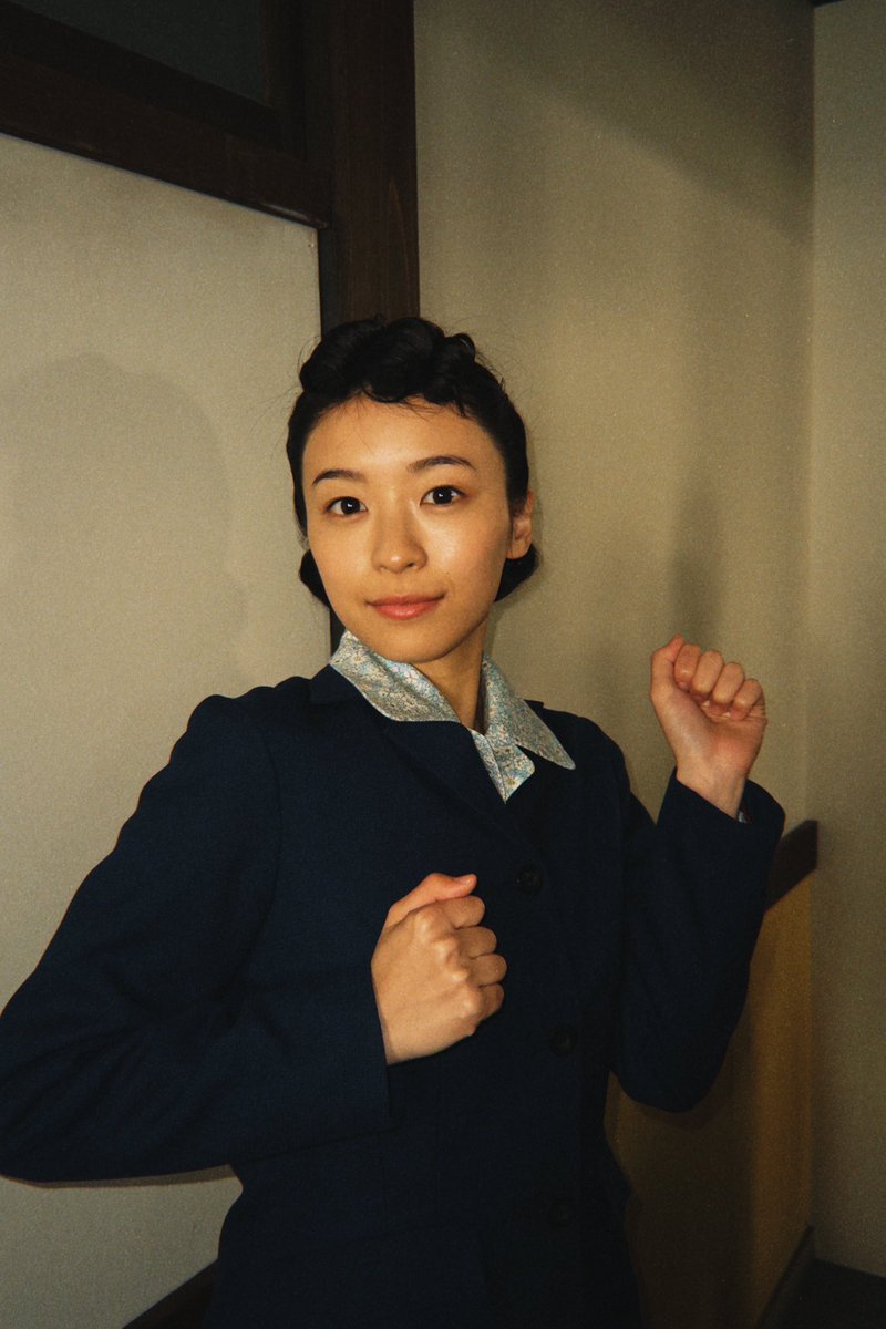 Narumi_manager's tweet photo. あんぱん〜高知新報編〜
始まりました！！✨

やっと皆さんに小田琴子を見て頂けます👀
不安でもあり、楽しみでもあり笑

これからも楽しんで観て頂けると嬉しいです☺️

オフショットも添えて。

#鳴海唯STAFF
#鳴海唯
#あんぱん
#今日のあんぱん https://t.co/l38ncLne2l