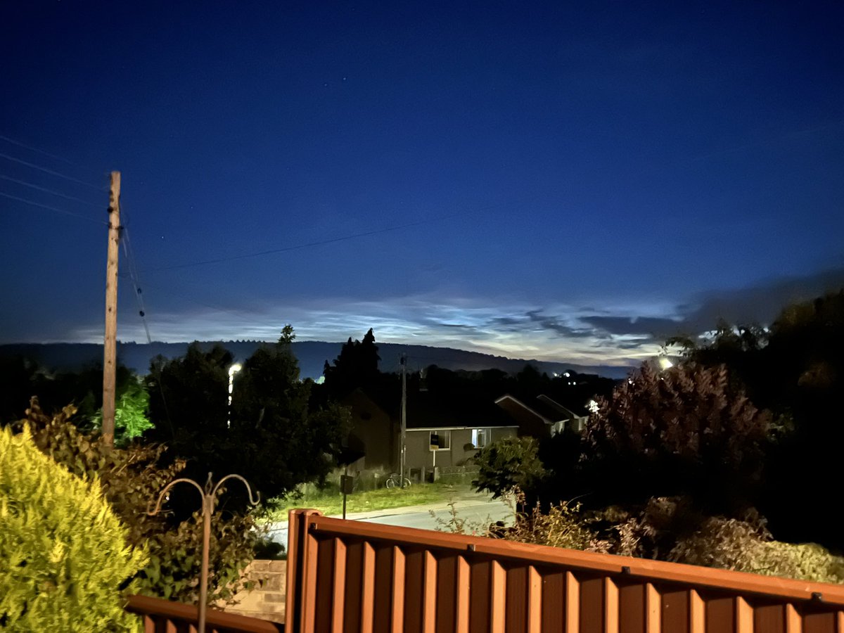HighSpeedTony's tweet image. Beautiful noctilucent clouds on the walk home past midnight last night