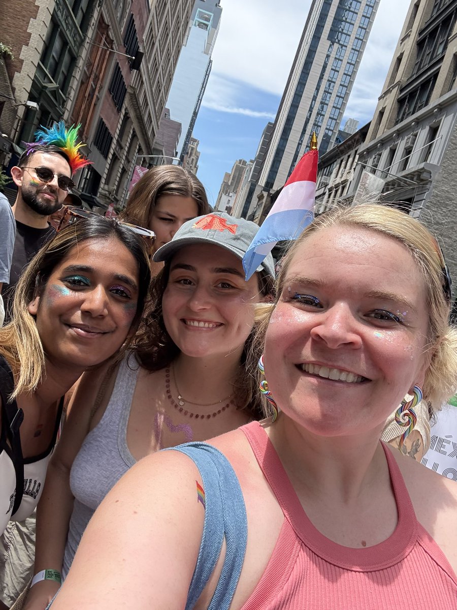 #TeamLuxembourg was proud to march at #NYCPride today with the UN #LGBTICoreGroup

We marched for our LGBTQI+ friends, for diversity, and for human rights for all

Happy Pride! 🇱🇺🏳️‍🌈🏳️‍⚧️