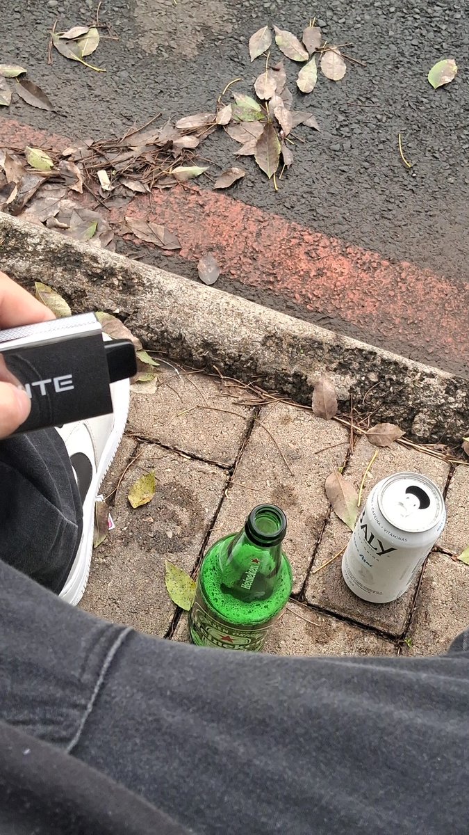hj foi só depressão, pod e álcool
e de trilha sonora lana del rey