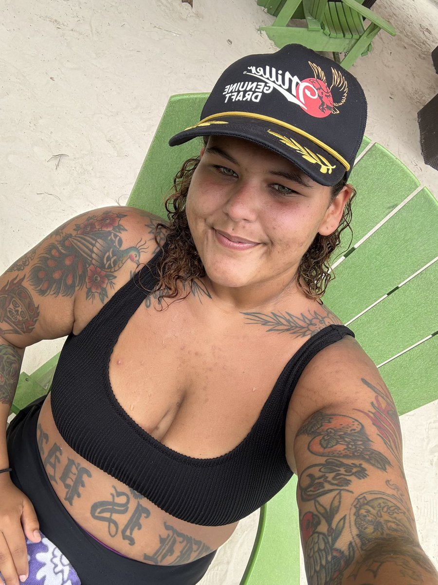 close2thegrave's tweet image. Embracing my inner Florida woman