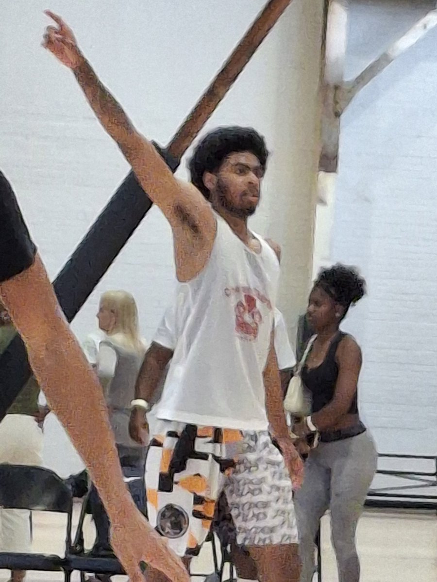 Sunday morning Unsung guys <a href="/PhillyHSLive/">Philly HS</a> from Conestoga- 5'9" '29 Sol Onwubuariri (p-l) and from Chester Charter- 6'3" '27 Dom Miller (p-top) &amp; 5'9" '27 Jamal Groomes (p-bottom).