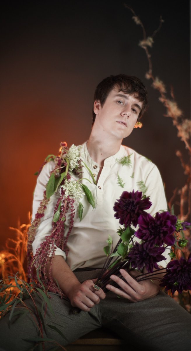Simran_Modhera's tweet image. Floral designer. Set artist. Storyteller.
Ben Dellheim curates environments where nature meets narrative — and every stem has intention.
#FloralDesign #CreativeDirection #SetDesign #WeddingFlorist #BrandShoot #VisualStorytelling