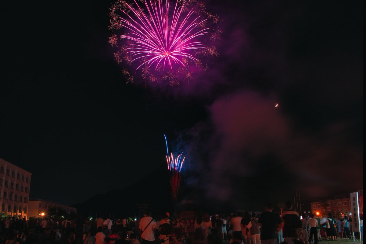 gsdf_zentsuji's tweet image. 今年も善通寺駐屯地において花火大会を開催予定です。
夏の夜空に咲く迫力の花火をどうぞお楽しみください！
詳細は追ってご案内しますので、続報をお待ちください。