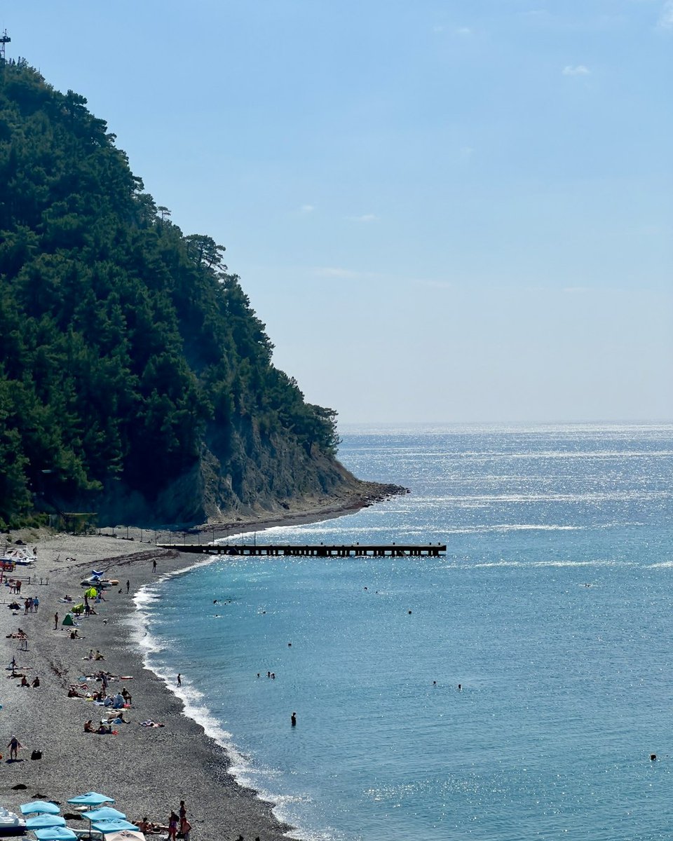 Tripluma's tweet image. Life is better at the beach! 🌊✨ Embrace the sun, sand, and sea with your favorite people—adventure awaits! Discover more at tripluma.com. #BeachVibes #TravelGoals #ExploreTogether #OceanEscape