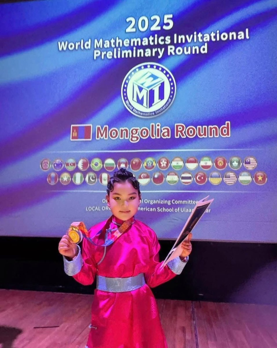 🇲🇳Дэлхийн Математикийн Уралдаанд 32 орны хүүхдүүдээс  8 настай Г. Хүслэн охин алтан медалийн эзэн болжээ 👏👏👏

Монгол дээлээрээ гоёж Монгол гэсэн нэрийг дэлхий дахинаа цуурайтуулсан Г.Хүслэн охиноороо Монголчууд омогшиж байна.🥰🥰