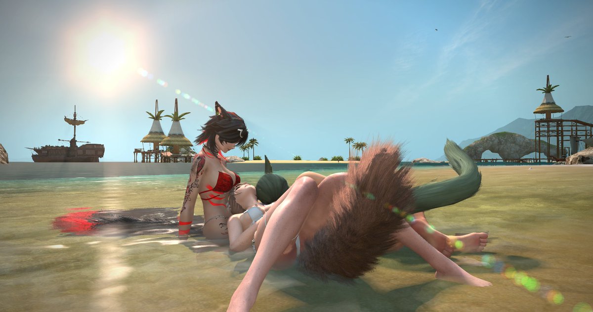 jotapchan's tweet image. Best part of the #summerbash is the new friends you make, yes i was super happy with 2 catgirls in my lap! thanks for letting me live, God(Yoship) 

with the cuties @Ahst_XIV, @helmthorne :3