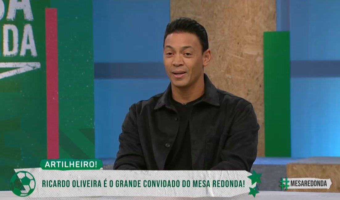 ARTILHEIRO NA ÁREA! 🔥⚽️

Ricardo Oliveira, ex-atacante e ídolo do Santos, é o nosso convidado especial de hoje. Mande suas perguntas com a hashtag #MesaRedonda! 🤩