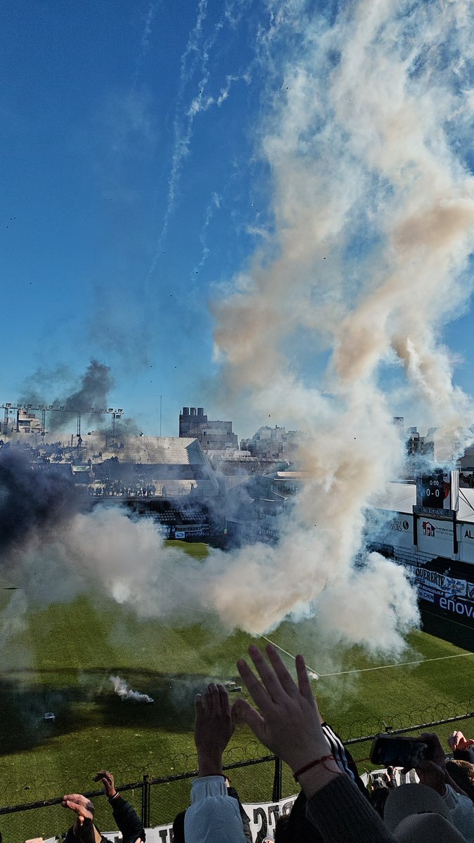 groundspotters's tweet photo. Sunday afternoon in #BuenosAires with the derby between #AllBoys and #Atlanta. It was 0-0 at Islas Malvinas stadium.
#allboys #albo #pesteblanca #floresta #caallboys #caab #soydeallboys #vamosallboys #hopping #groundhopping #groundhopper #fussball #ground #football #stadion https://t.co/OfzaW6Qkg1
