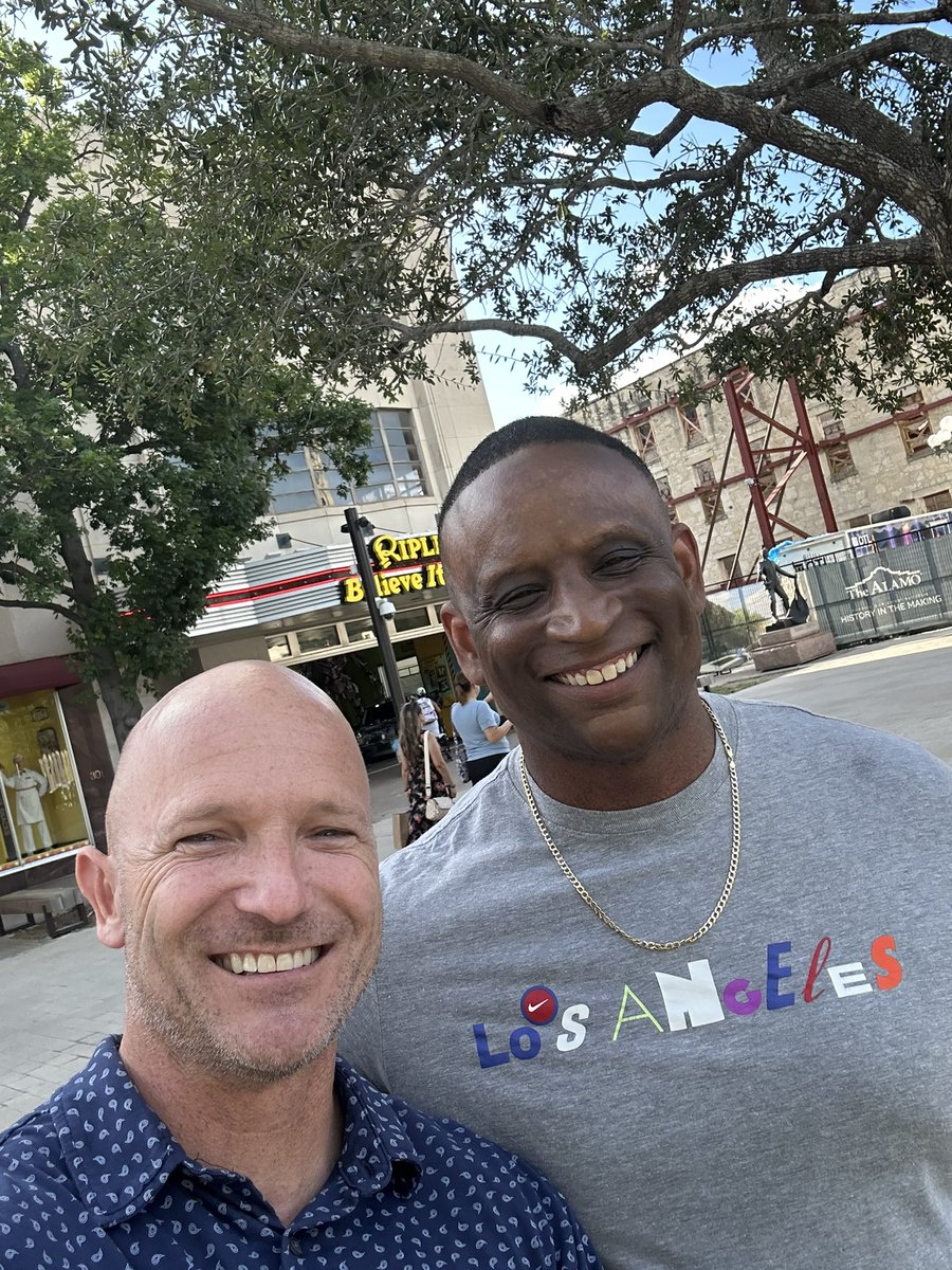 Eric Sheninger (@e_sheninger) on Twitter photo Great to be at #ISTELive #ASCDAnnual and reconnect with <a href="/ZywickiR/">Dr. Robert R. Zywicki</a> and have an awesome chat with <a href="/HuffLarry/">Dr. Larry Huff</a> | Canāt wait to present Return on Learning Tuesday at 10:00 AM event.ascd.org/2025/program/s⦠Great to be at #ISTELive #ASCDAnnual and reconnect with <a href="/ZywickiR/">Dr. Robert R. Zywicki</a> and have an awesome chat with <a href="/HuffLarry/">Dr. Larry Huff</a> | Canāt wait to present Return on Learning Tuesday at 10:00 AM event.ascd.org/2025/program/sā¦