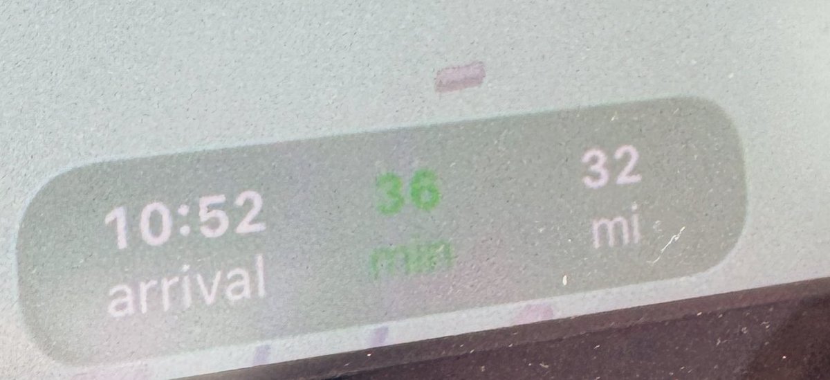 Хороший салатовый на сером фоне, мне нравится этот уровень контраста.