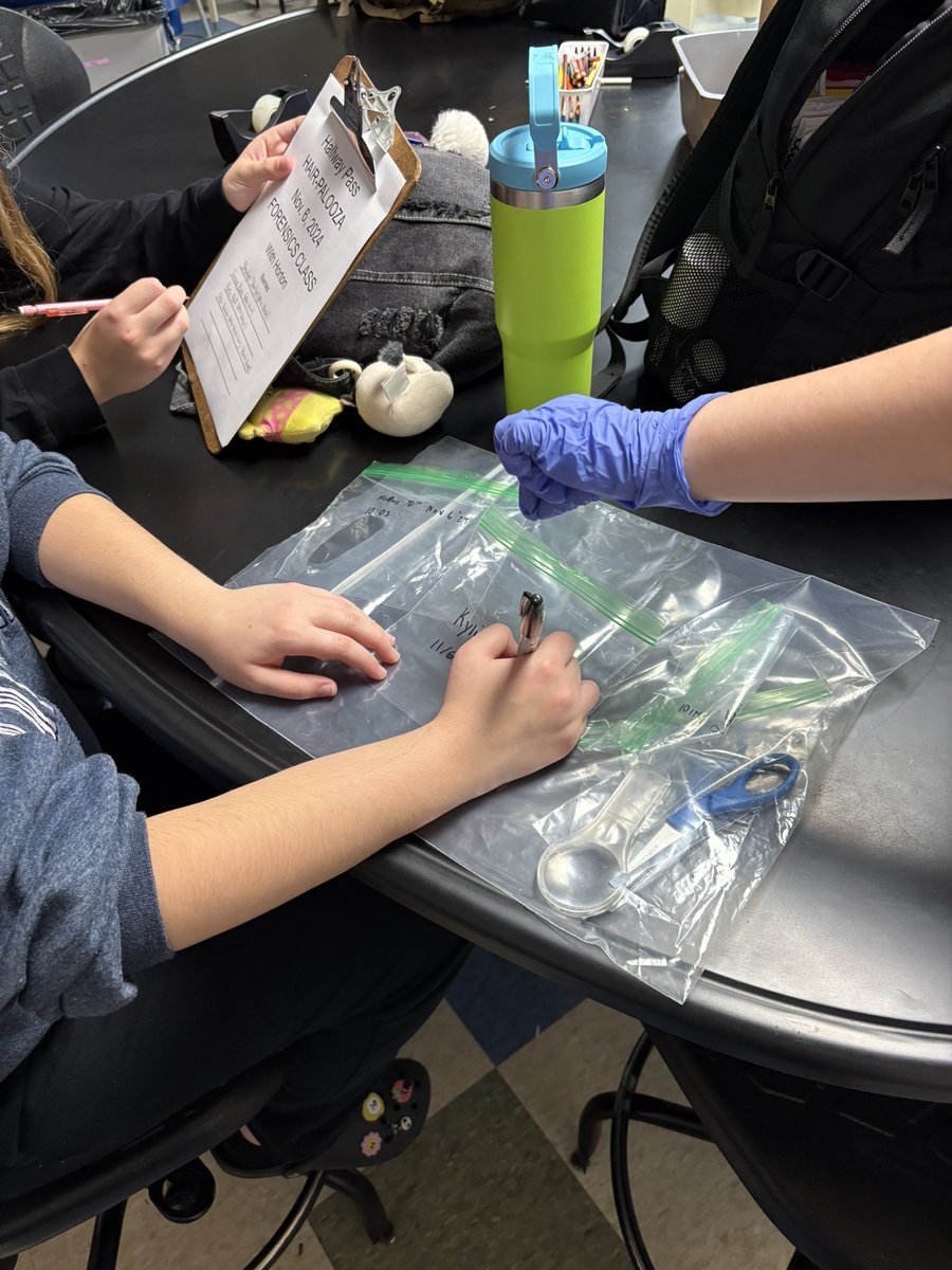 Stephen43974744's tweet photo. Living Environment class- piglet dissection project @GreeceArcadia @HortzScience @GreeceCentral https://t.co/dOnD86NtYa