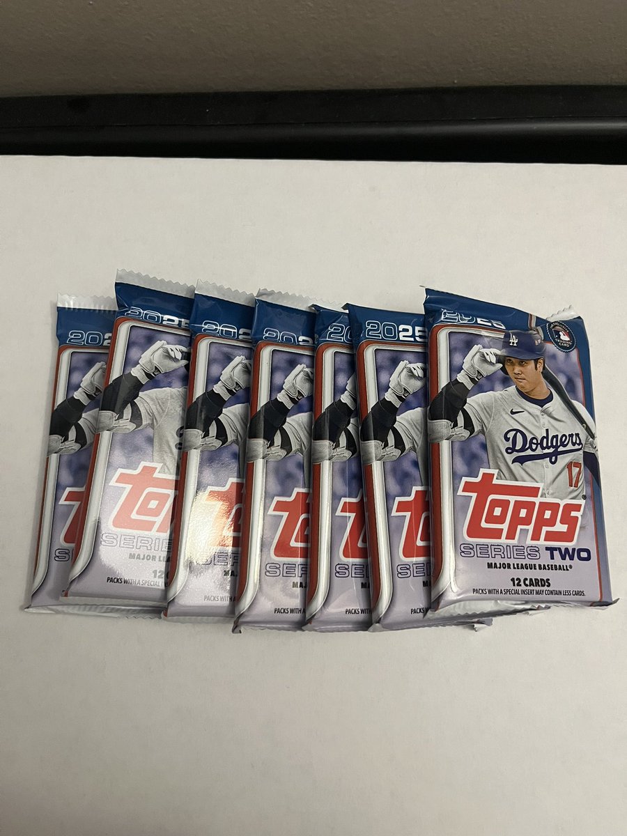 _JakeLoucks's tweet image. 1st blaster of 2025 Topps series 2 for me 🤞#toppsseries2 @CardPurchaser @JunkWaxHeroes @ThickSkullCards @ALTPEPEEEEEEE 

Any hits 👇