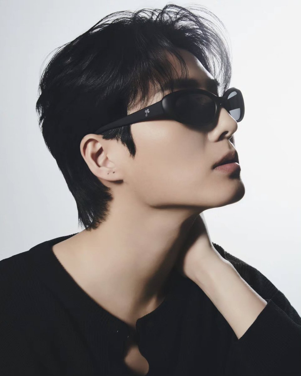 250630 from_youngk #영케이 #YoungK 

#/광고 #/리끌로우 #/RECLOW #/영케이pick 🖤🤍🖤🤍

🔗 instagram.com/p/DLgUFepBWeq/
⠀⠀