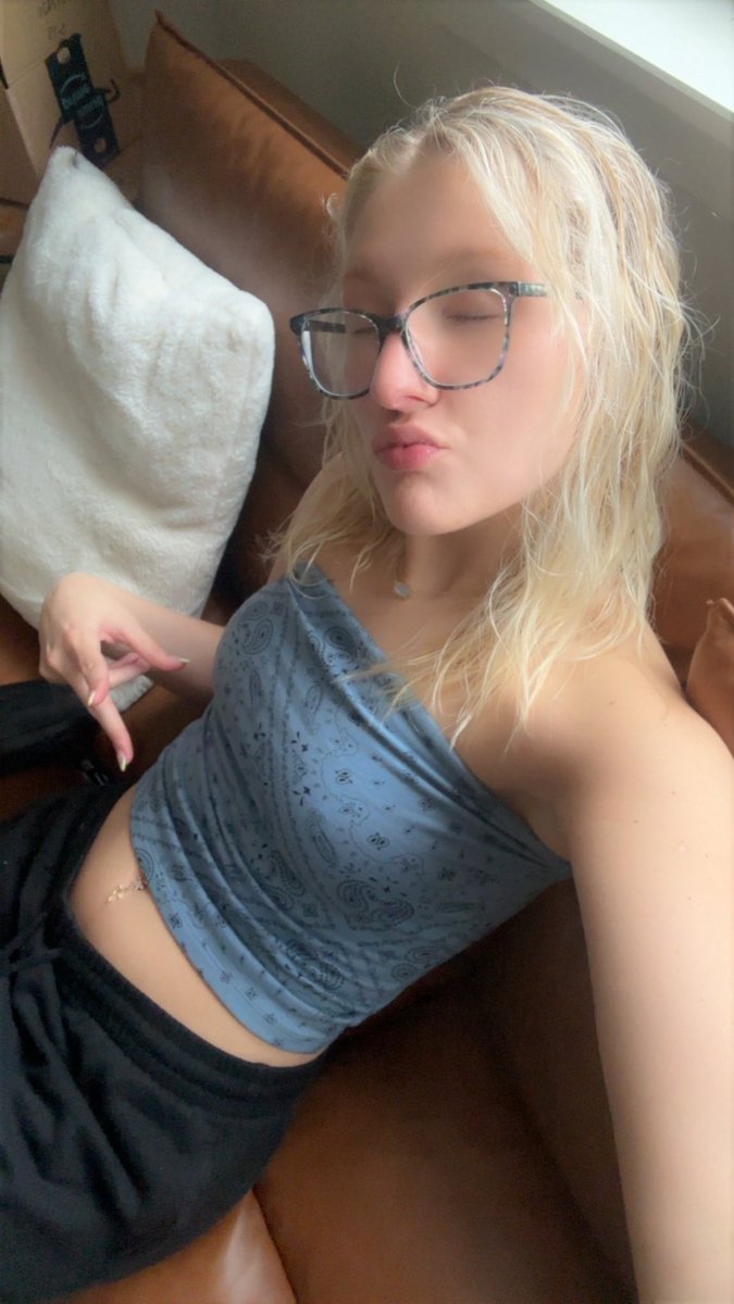 Twitch.tv/Morgggz
Kick.com/Morgggz
 Liveeee