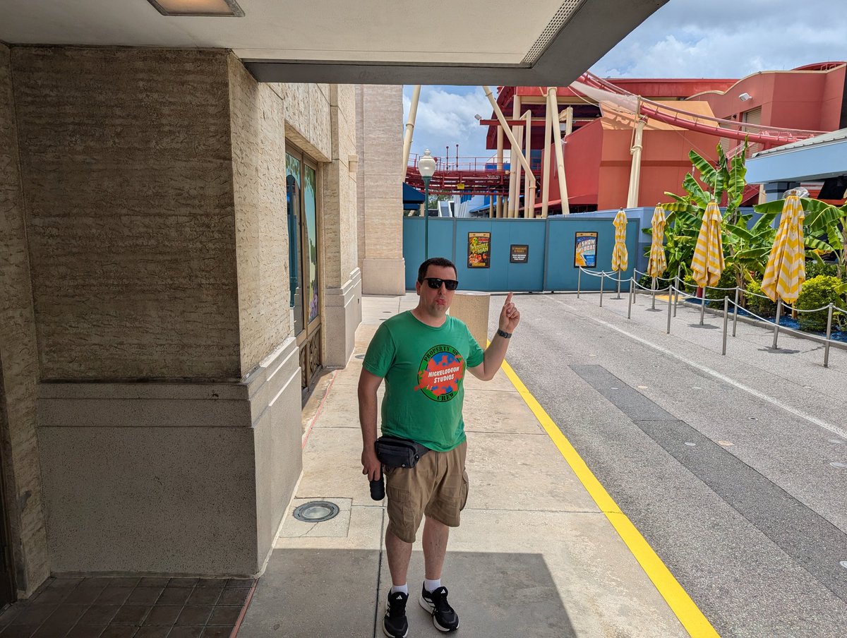 JasonTCV's tweet image. Sad we couldn&apos;t go see the old Nickelodeon Studios building anymore 😭