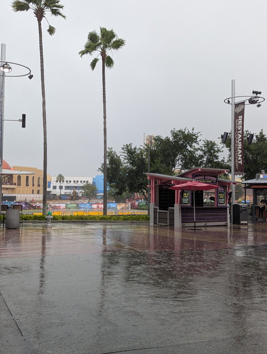 JasonTCV's tweet image. Had some heavy downpours in the afternoon, so took advantages of one of the benefits of Universal Studios, we ran over to City Walk and watched a movie! Glad we were able to see #Elio... And we thought it was pretty good!