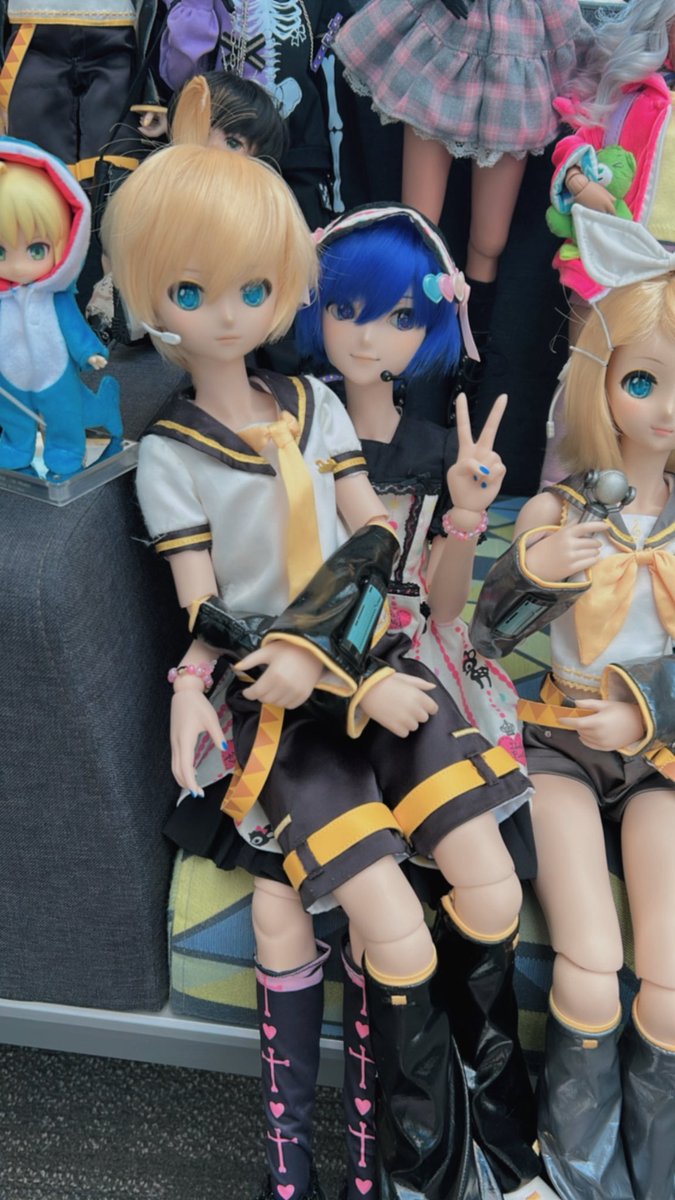 cookie10246's tweet image. kaito went to the doll meetup again!
#KAITO #VOCALOID