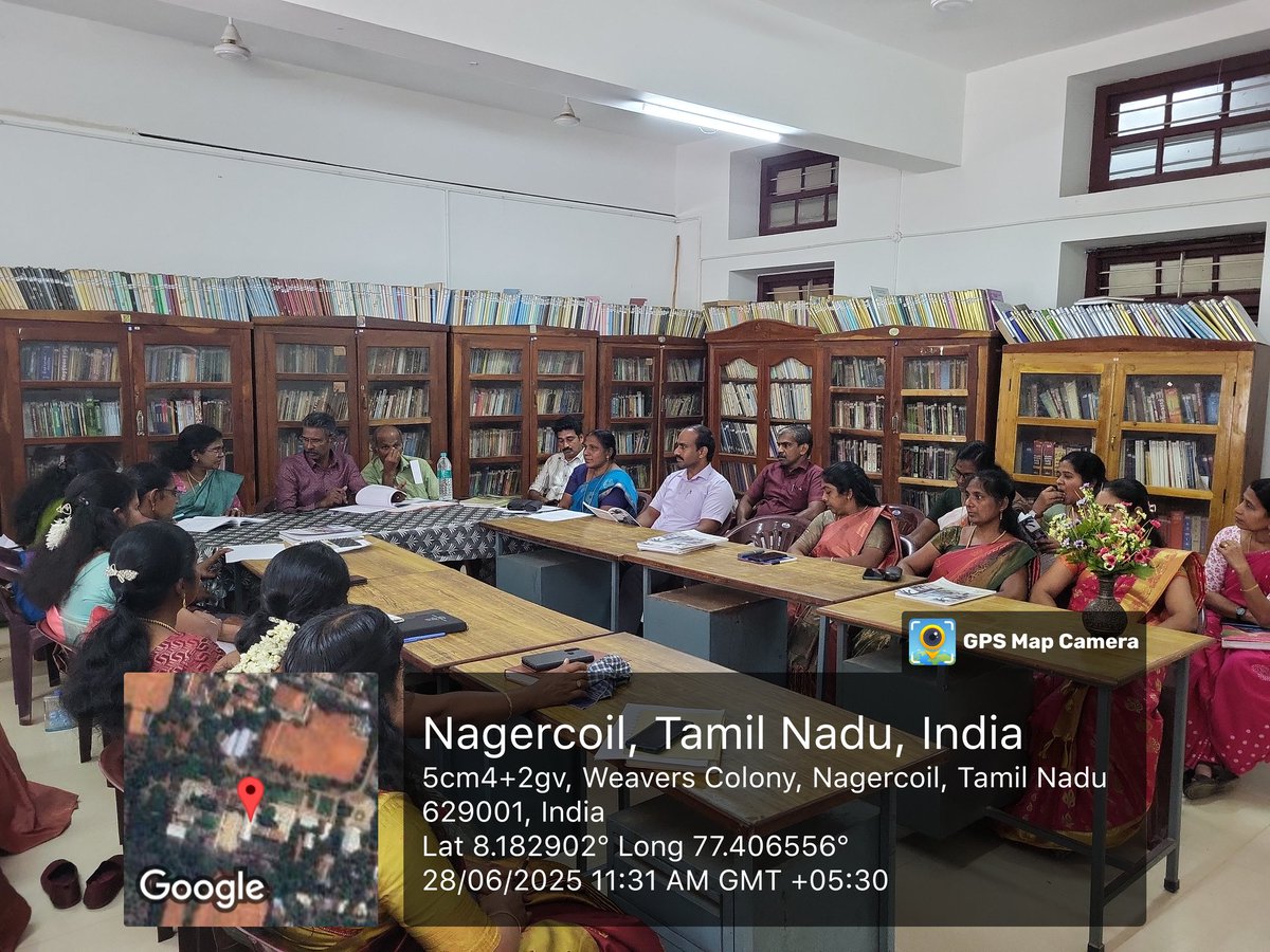 TamilScott's tweet photo. 28-6-2025 கல்லூரியின் பாடத்திட்ட குழு கூடுகை நடைபெற்றது; தமிழ் சார்ந்த பாட வல்லுநர்களாக முனை.பழனிவேலு,முனை.ந.அ.அருணகிரி, பல்கலை. பிரதிநிதி முனை.அனிதாகுமாரி, தொழிற் துறை பிரதிநிதி செல்வகுமார், முன்னாள் மாணவராக முனை.சிமி, துறைத்தலைவர் மற்றும் துறைப் பேராசிரியர்கள் கலந்து கொண்டனர் https://t.co/qmbDMRXlfU