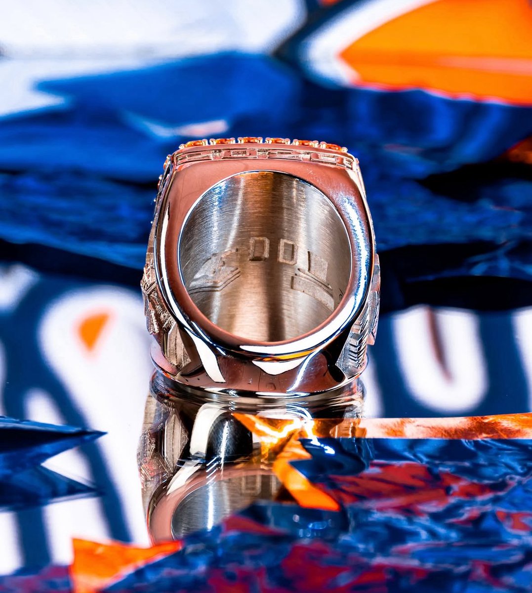 The <a href="/CitrusBowl/">Cheez-It Citrus Bowl</a> rings for <a href="/IlliniFootball/">Illinois Football</a> 

#uniswag