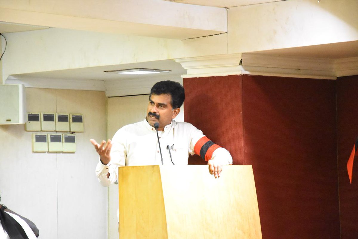 duraivaikooffl's tweet image. மறுமலர்ச்சி திராவிட முன்னேற்ற கழகத்தின் நிர்வாகக் குழுக் கூட்டம் தாயகத்தில் (29.06.2025) கழக அவைத் தலைவர் ஆடிட்டர் ஆ. அர்ஜுன் ராஜ் அவர்கள் தலைமையில் நடந்தது. 

கழகப் பொதுச் செயலாளர் தலைவர் வைகோ அவர்கள் திருச்சியில் செப்டம்பர் 15 இல் நடைபெற உள்ள பேரறிஞர் அண்ணா பிறந்தநாள் விழா…